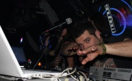 Uvođenje reda od strane sexy policajki u discotheque Magnus