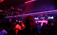 Uvođenje reda od strane sexy policajki u discotheque Magnus