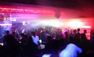 Uvođenje reda od strane sexy policajki u discotheque Magnus
