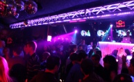 Uvođenje reda od strane sexy policajki u discotheque Magnus