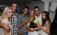 Jelena Rozga zapalila Casanovu i slikala se sa fanovima