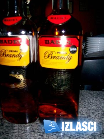 Badel Prima Brandy party u Caffe baru In, Komletinci