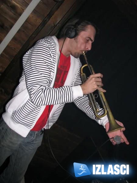 Zabava do jutra u Roxy klubu uz DJ Anesa