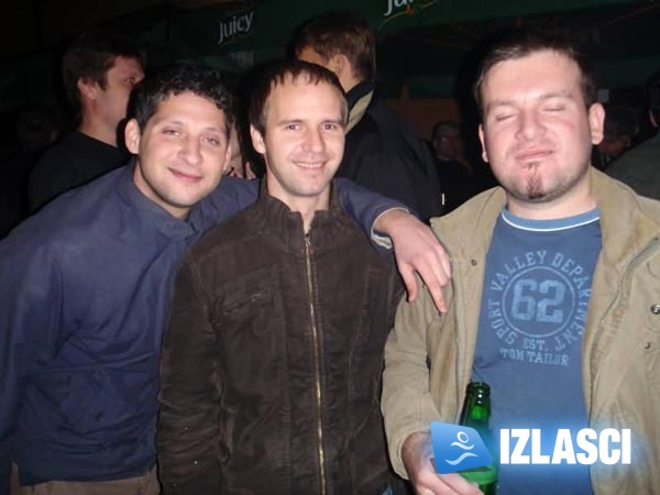 Nostalgični "Susret generacija" u klubu Uljanik oduševio sva godišta