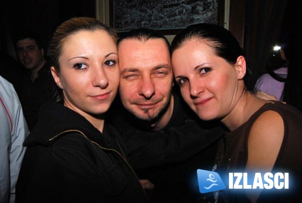 Đir po Rijeci dan nakon velikih događanja u gradu (Charlie bar, Teuta, Phanas pub)
