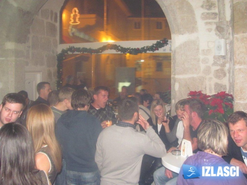 BRL (Badel rakije i likeri) party u Caffettaria XVII st., Krk