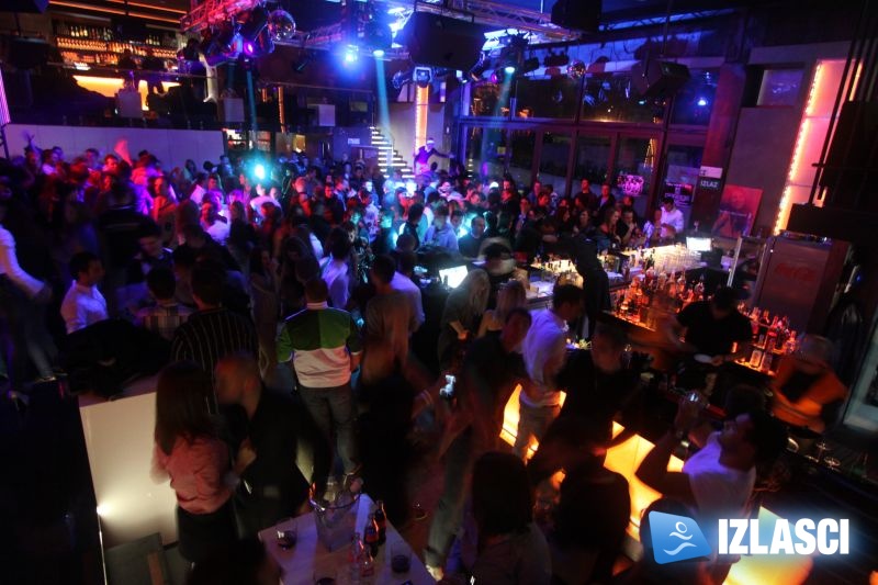 Garage ultra lounge plesao sa najpoznatijim "šetačem"