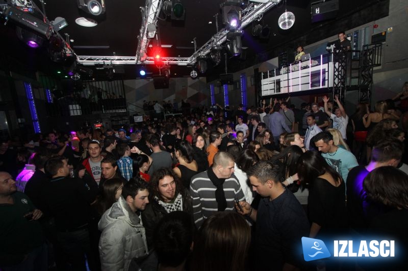 Garage ultra lounge plesao sa najpoznatijim "šetačem"