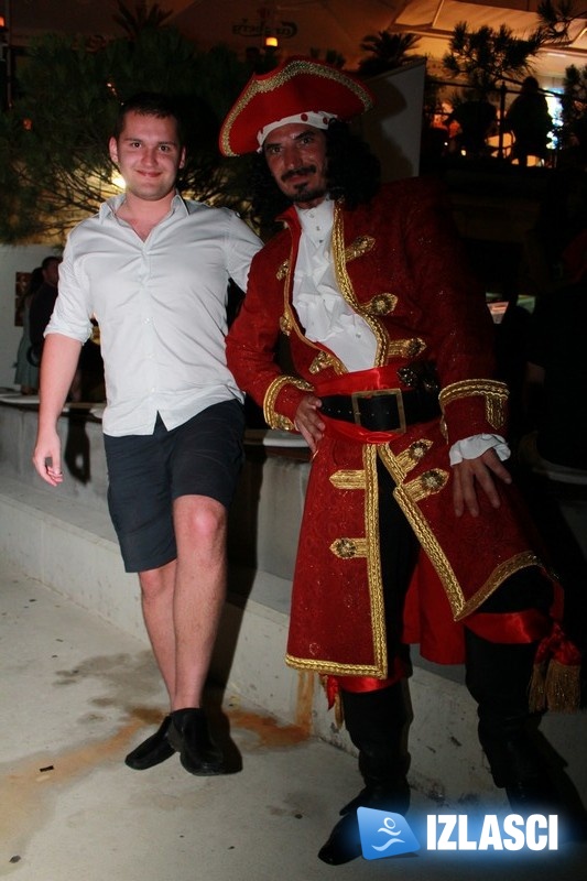 Žviždaljke se čuju, Captain Morgan je u Colosseumu!