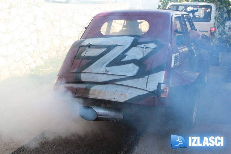 Jubilarni 20. Maškarani auto-rally Pariz Bakar