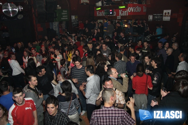 Opušteno i bez previše šminke u klubu Uljanik