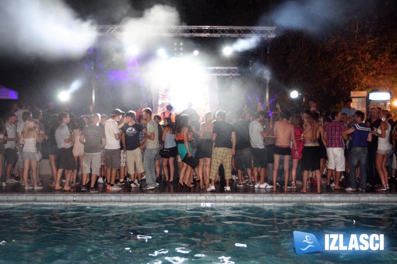 Pool Party na plaži Girandella u Rapcu