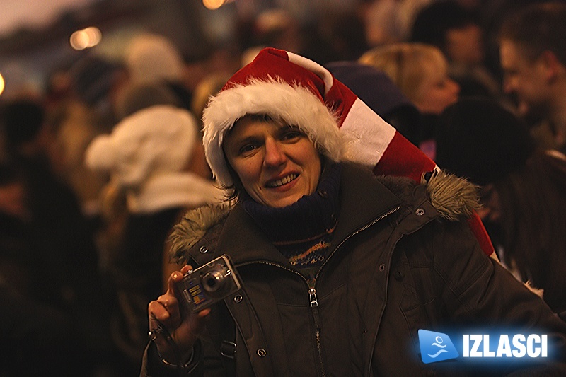 Muzikom, veseljem i plesom protiv zlih duhova- Doček Nove 2011. na Trgu bana Jelačića