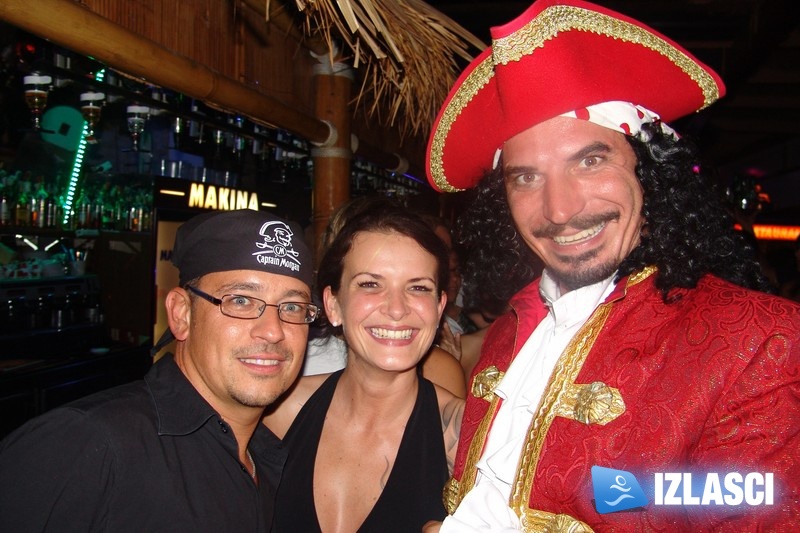 Ain't no party like Captain Morgan party! Makina, Vodice