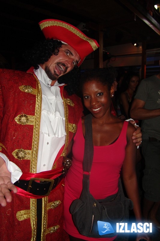 Ain't no party like Captain Morgan party! Makina, Vodice