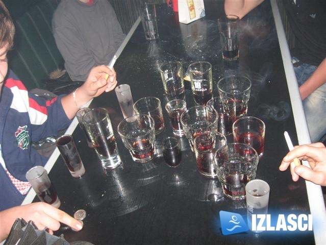 BRL (Badel rakije i likeri) party u caffe baru Azzuro, Sibinj