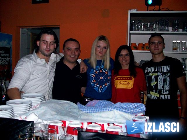 Badel Prima Brandy party u Caffe baru In, Komletinci