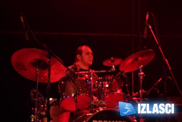 Odličan koncert grupe Leb i Sol u polupraznoj Tvornici
