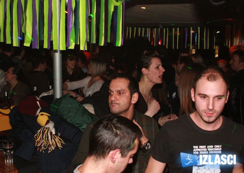 Tradicionalni Maškarani Party Music Mania u discu Nina2
