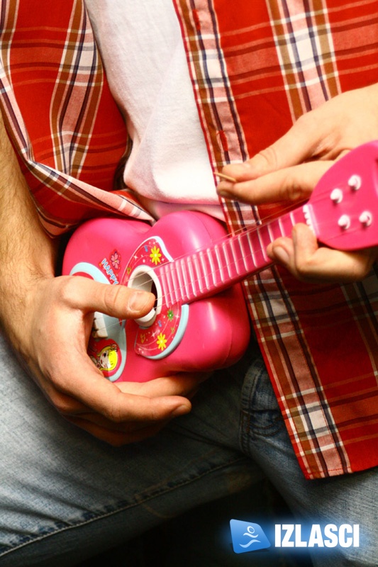 Tradicionalni Maškarani Party Music Mania u discu Nina2