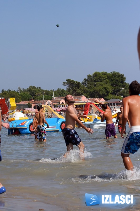 Barracuda beach bar & Pešekan cup