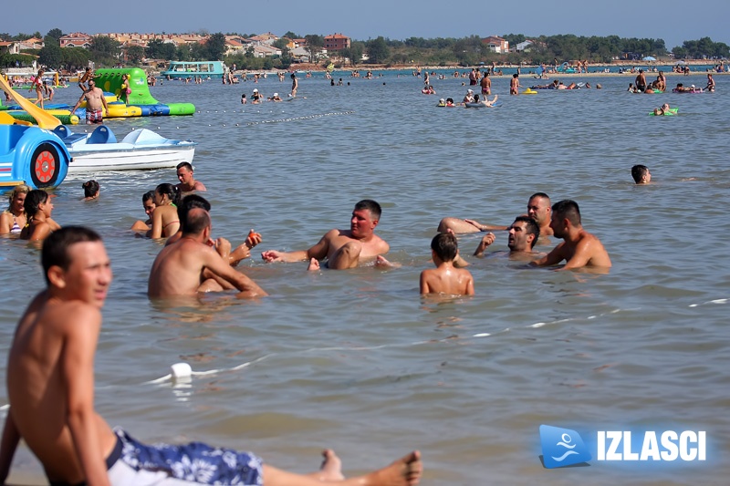 Barracuda beach bar & Pešekan cup