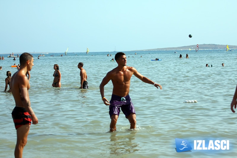 Barracuda beach bar & Pešekan cup