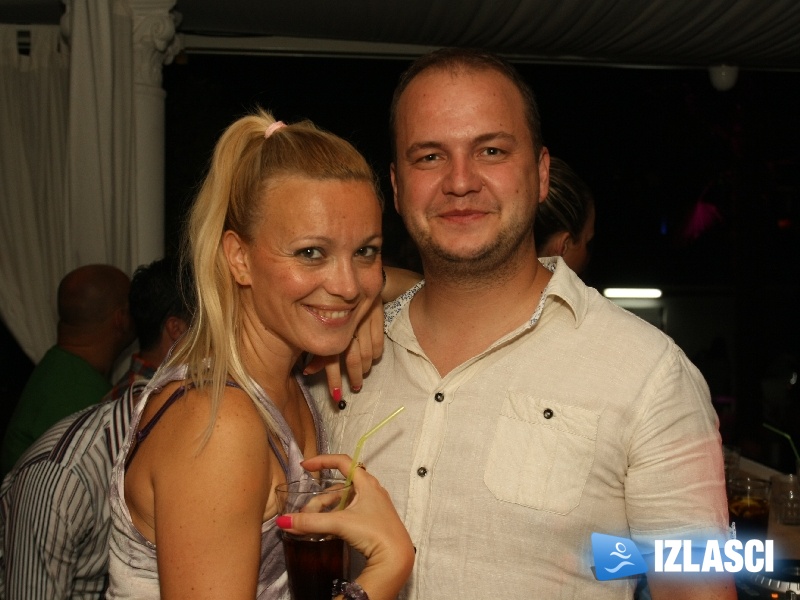 Enco & bend nastavljaju ljetno ludilo u Casanovi