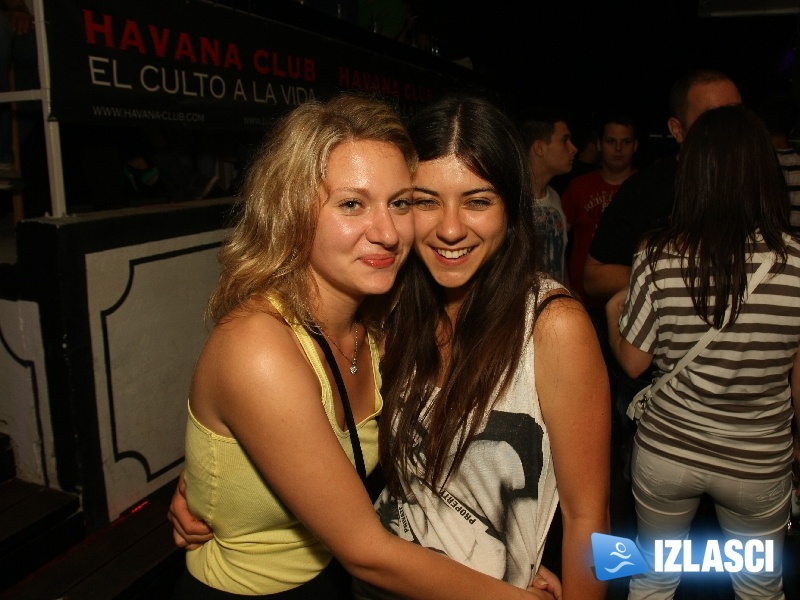 Enco & bend nastavljaju ljetno ludilo u Casanovi