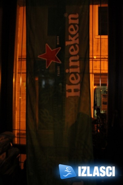 Heineken i komadi u Pazinskoj kavani