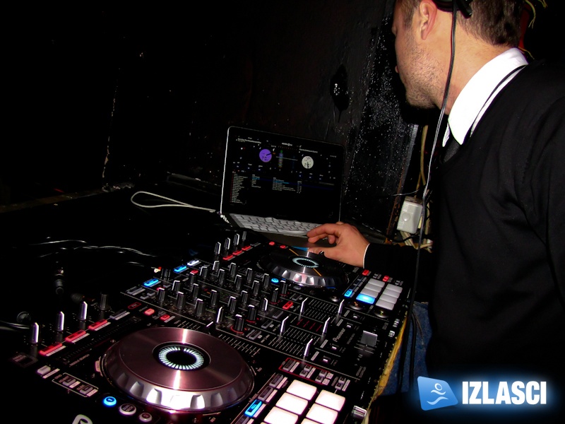 Manuel Lupen @ discotheque Bordeaux Buzet