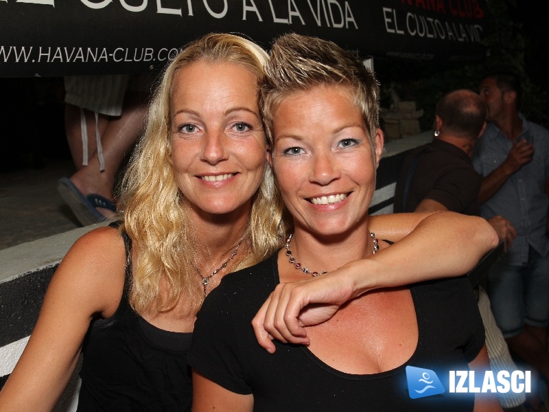 Živa subota uz same komade Casanova beach clubu