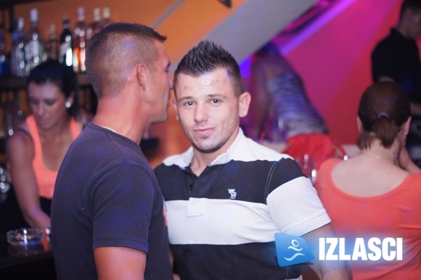 Night club Time u Puli uz najzgodnije komade