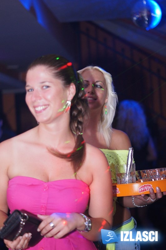 Night club Time u Puli uz najzgodnije komade