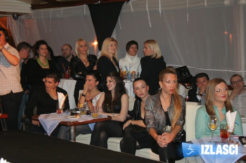 Fashion night zaljuljao Ninu2