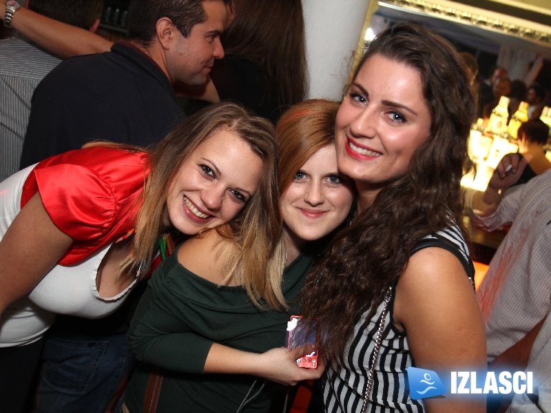 Odlična zabava u Casanovi uz Night express bend 