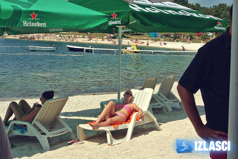 Beach bar Pacino Summer opening