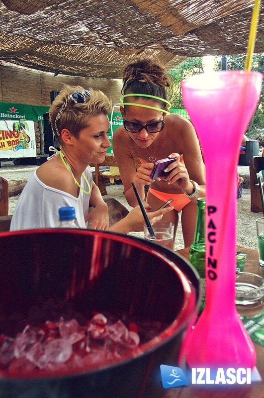 Beach bar Pacino Summer opening