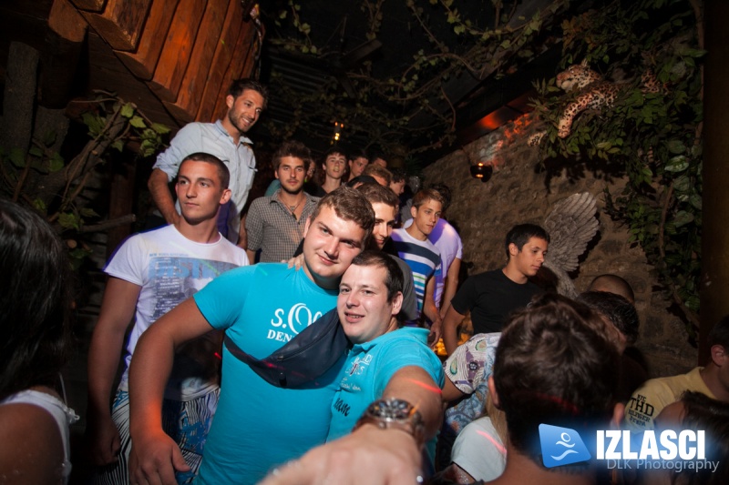 Pjena Party totalni hit na Krku u Clubu JUNGLE