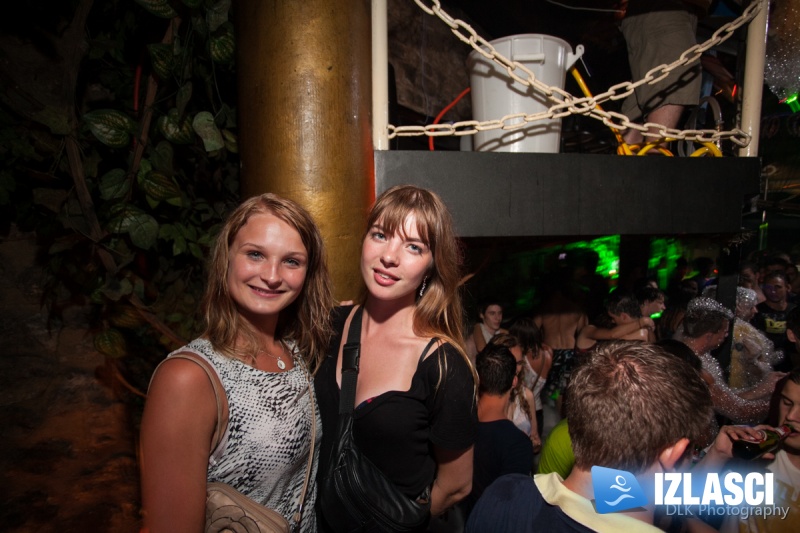 Pjena Party totalni hit na Krku u Clubu JUNGLE