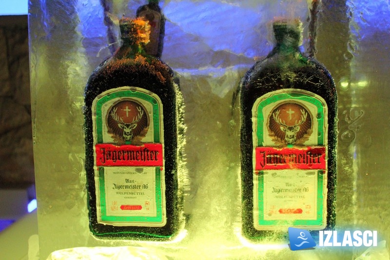 Ljetna ludnica u Santosu uz sexy DJ-icu Viktoriu Metzker & Jägermeister Ice Extravaganza party