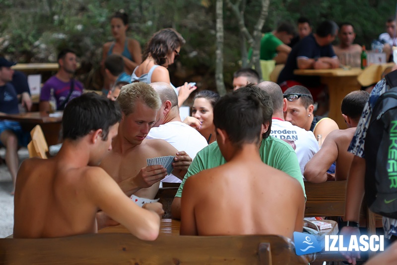 Sexy bikini party @ Pacino Beach bar, Puntižela