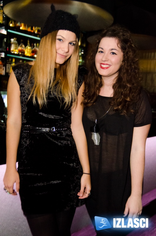 Unatoč kiši u Jackie Brownu je bilo veselo uz DJ Renata