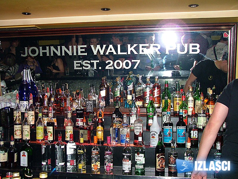 Domaći hitovi uživo zapalili Johnnie Walker pub