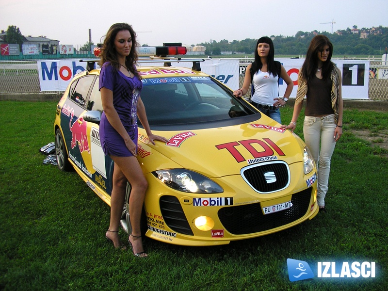 Predstavljanje jedinstvenog safety cara Seat Leon WTCC Replica