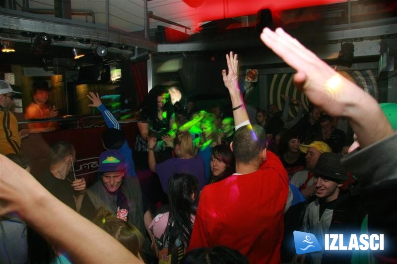Breakdanceri čagali u starom dijelu Aquariusa
