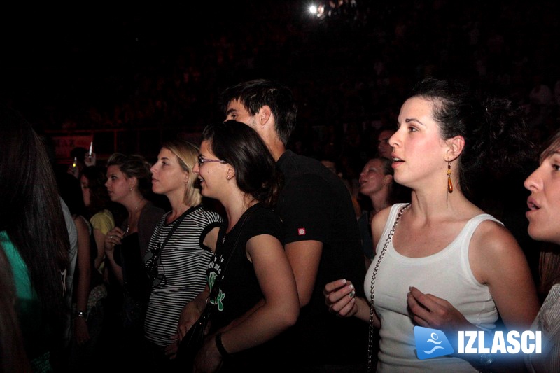 Odličan koncert Tonija Cetinskog u Višnjiku