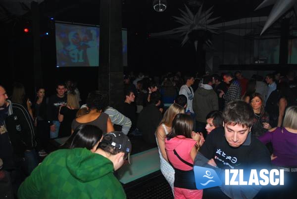 Blackout Lounge ludilo u klubu A2