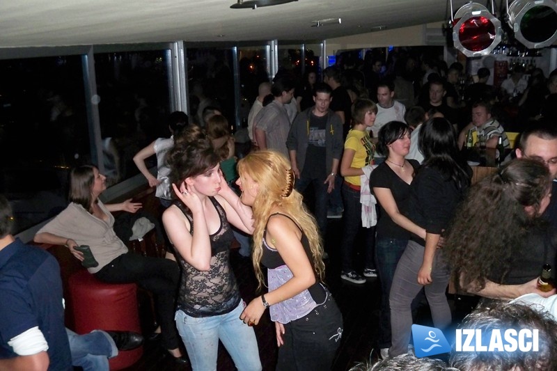 Dobrom provodu na Nini ne škodi ni gužva