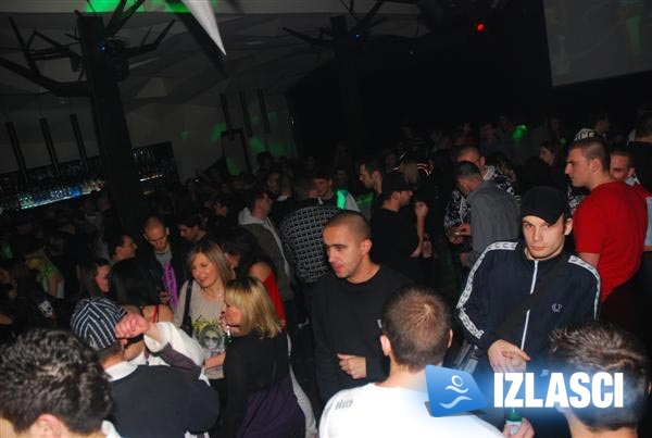 Blackout Lounge ludilo u klubu A2